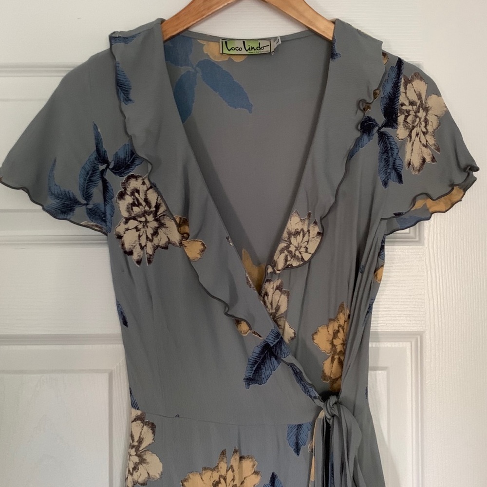 Loco Lindo Ruffle Wrap Dress EUC 🌴🍹